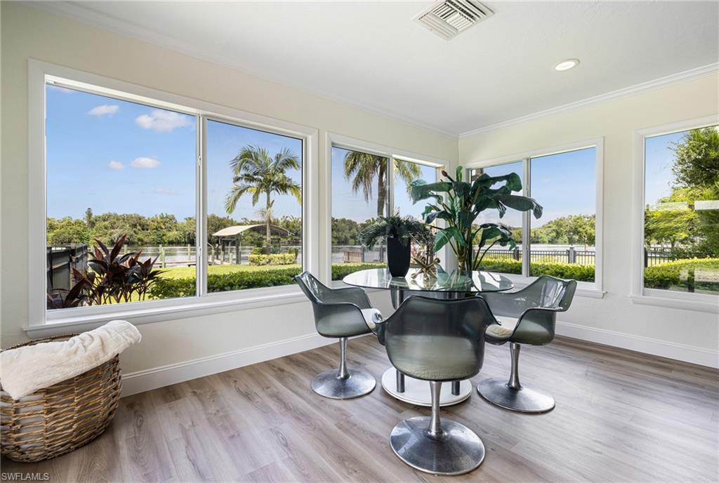 RIVER OAKS - Residential