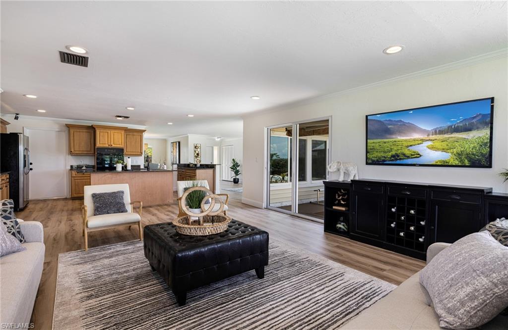 RIVER OAKS - Residential