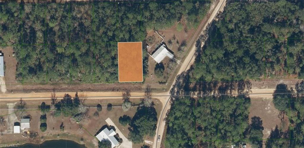 A VACANT LOT IN INTERLACHEN IN PUTNAM COUNTY!!!