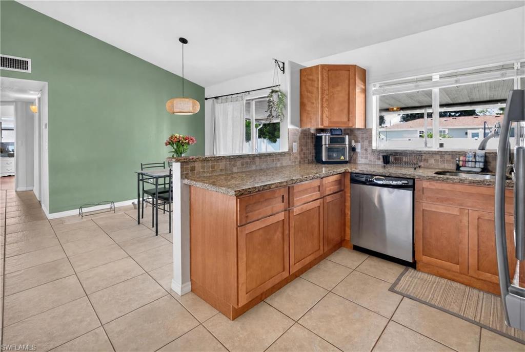 SAN CARLOS PARK - Residential