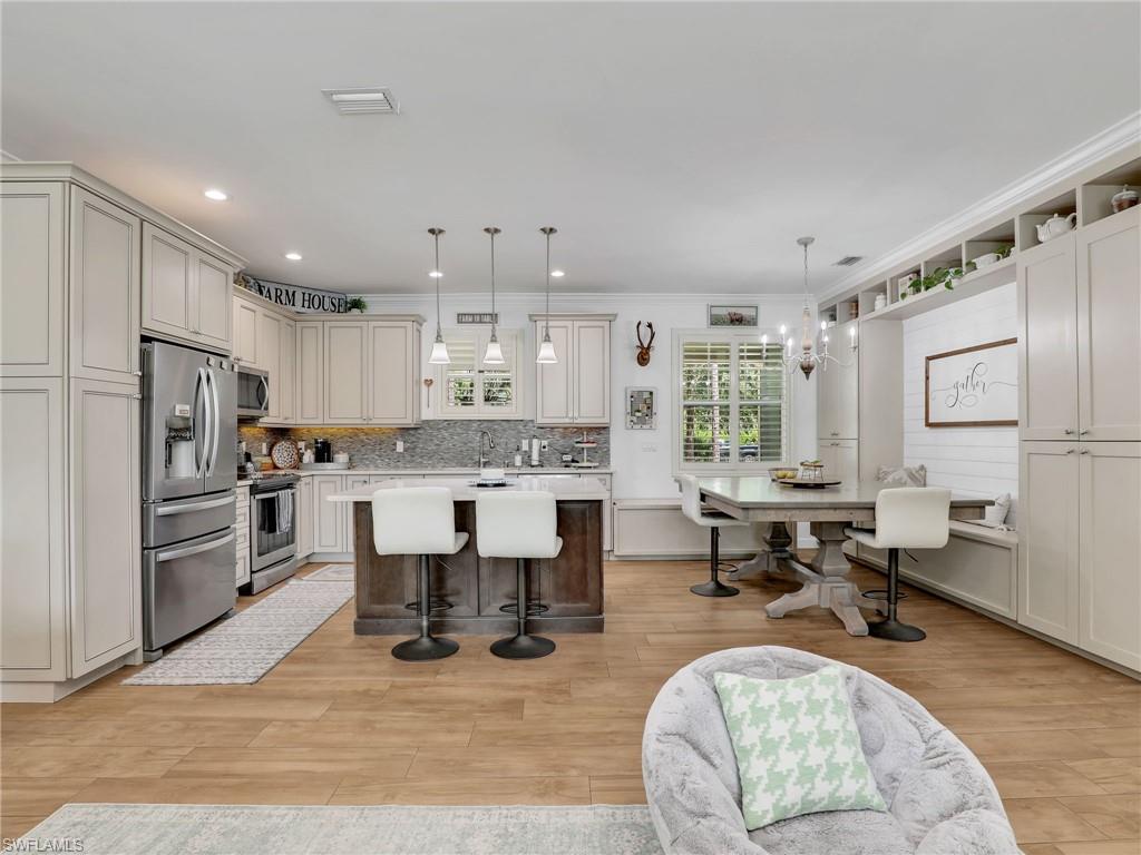 SAN CARLOS ESTATES - Residential