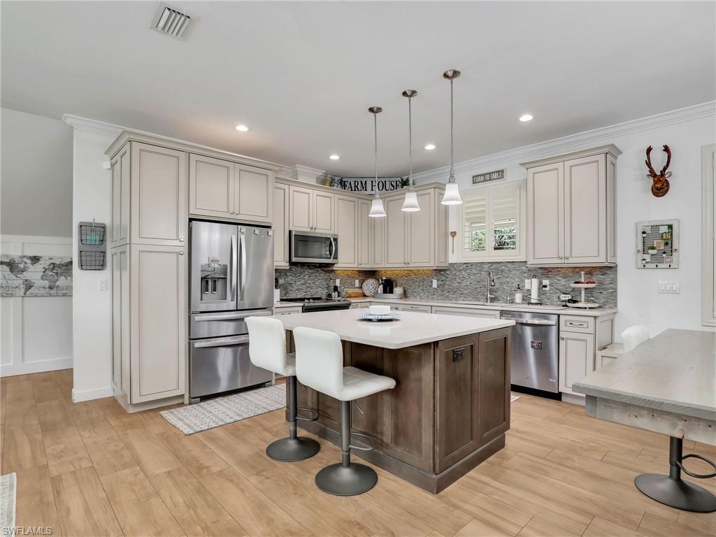SAN CARLOS ESTATES - Residential