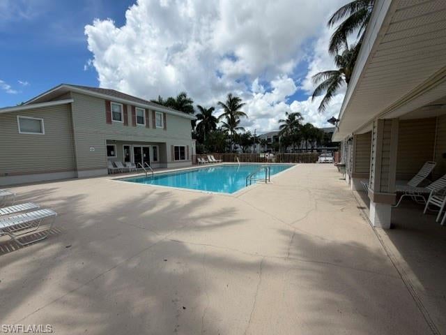 FOUR MILE COVE - Residential