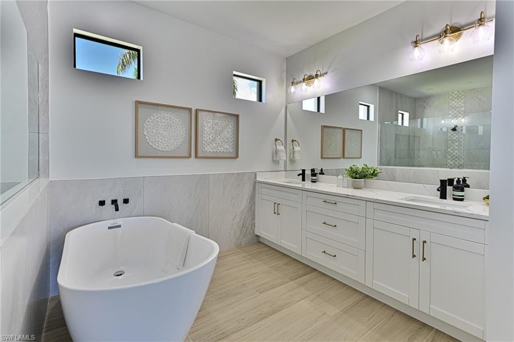 LITTLE HICKORY SHORES - Residential