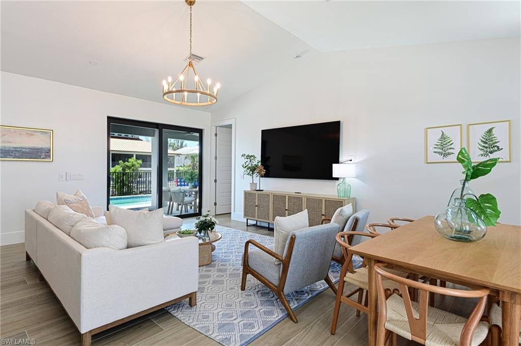 LITTLE HICKORY SHORES - Residential