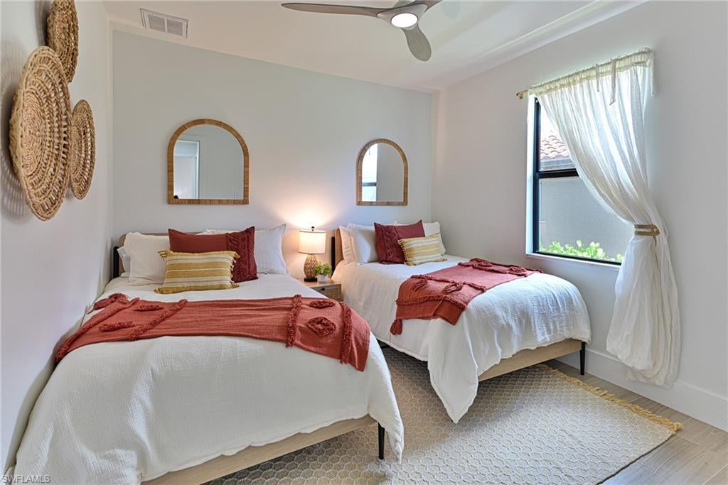 LITTLE HICKORY SHORES - Residential