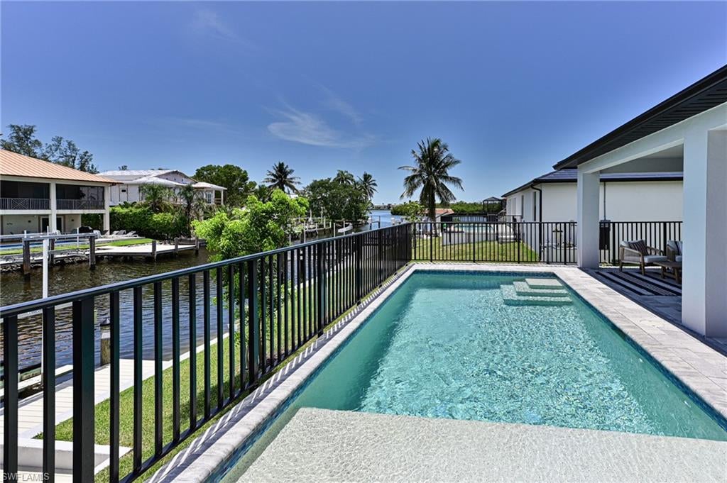LITTLE HICKORY SHORES - Residential