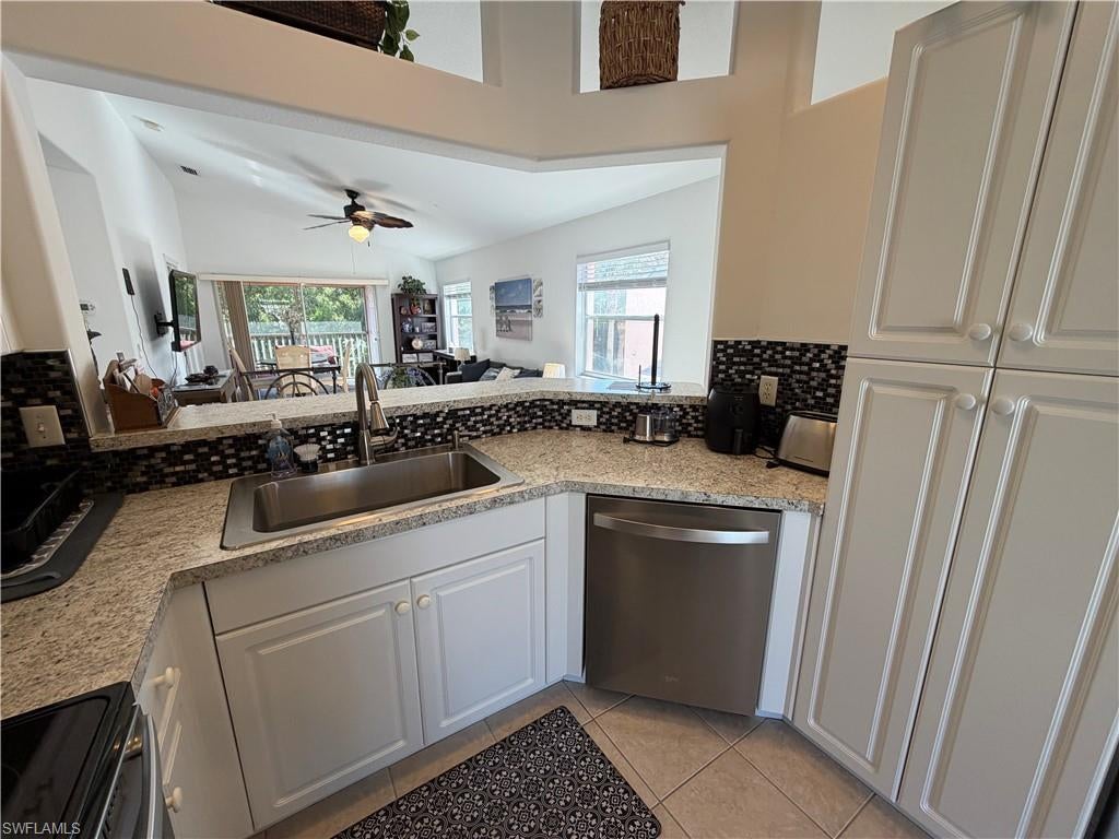 MANOR - Residential Lease