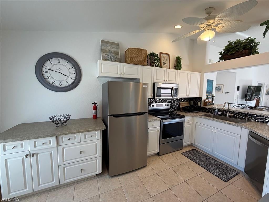 MANOR - Residential Lease