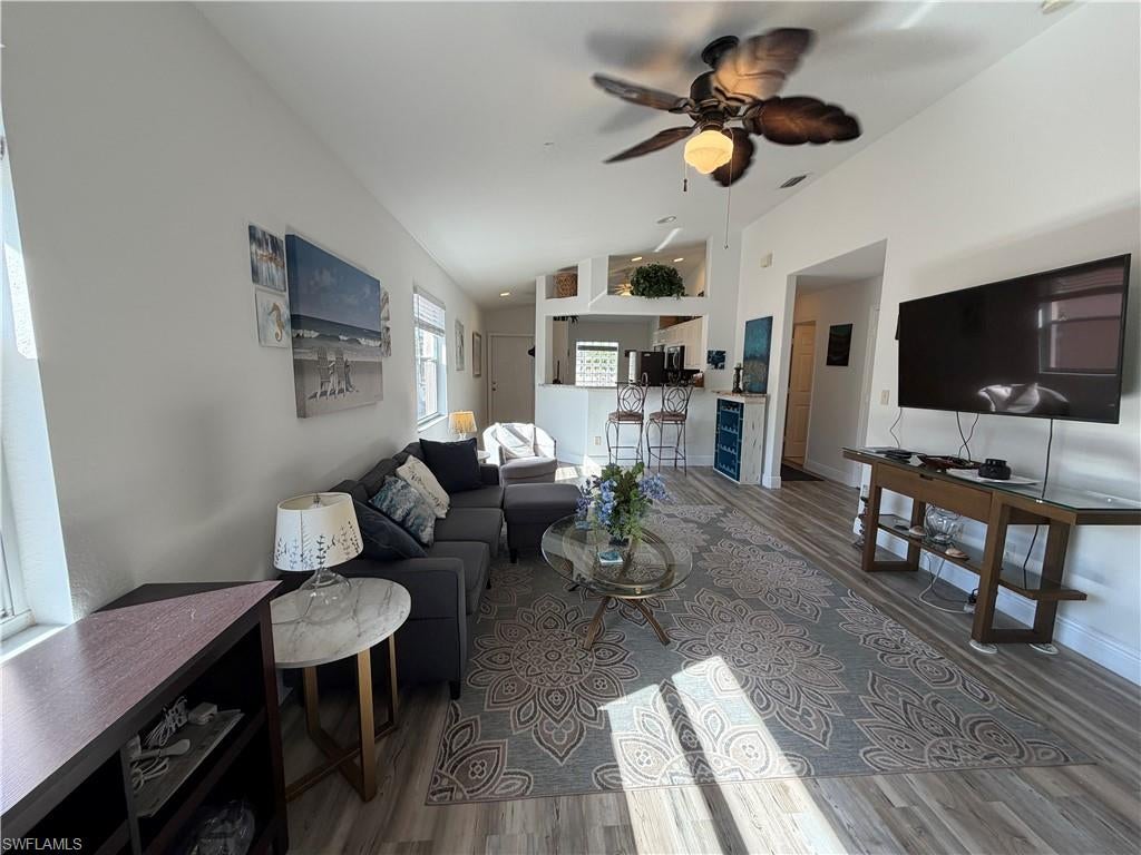 MANOR - Residential Lease