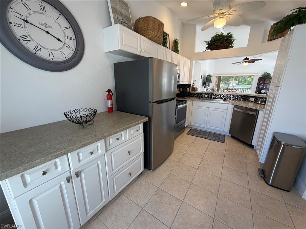 MANOR - Residential Lease