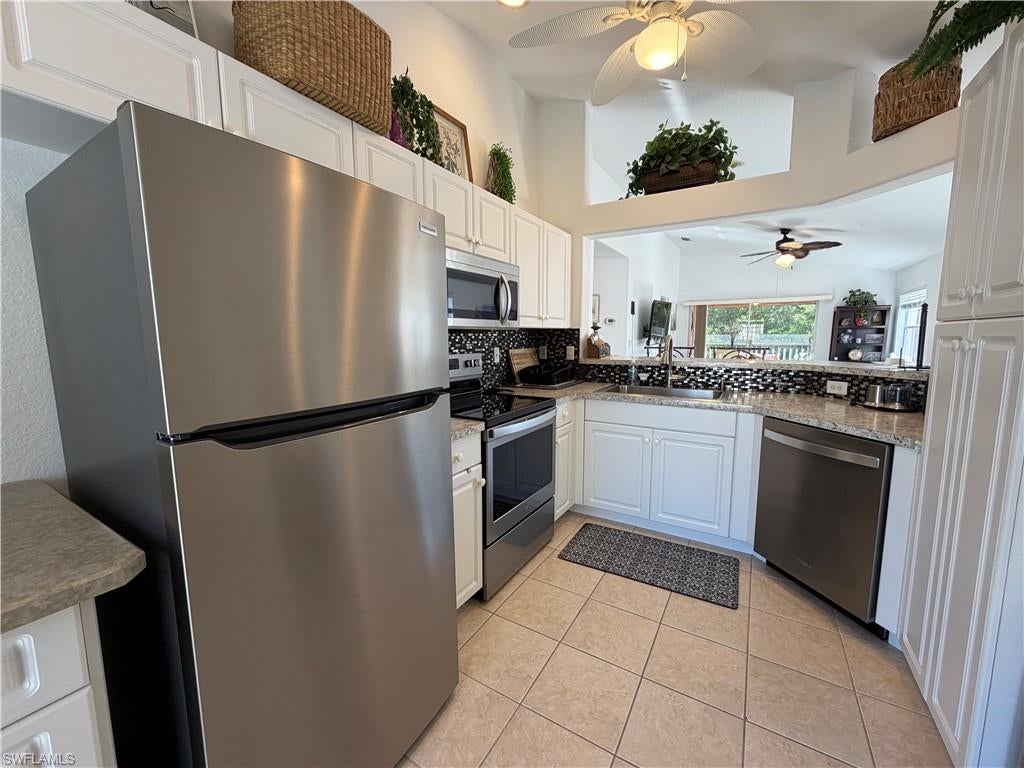 MANOR - Residential Lease
