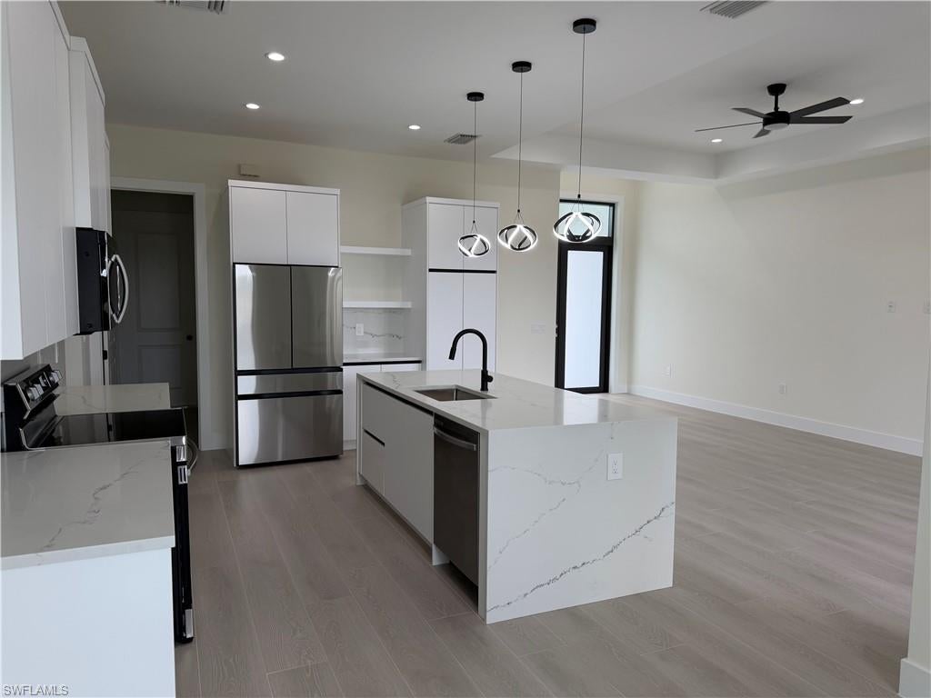 GOLDEN GATE ESTATES - Residential
