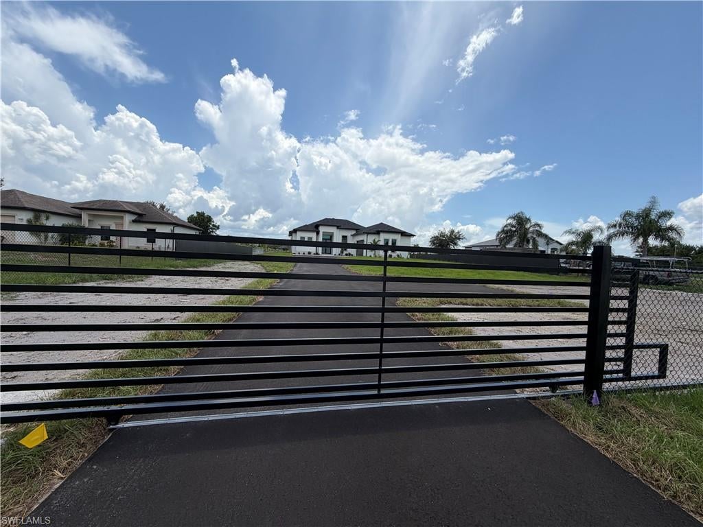 GOLDEN GATE ESTATES - Residential