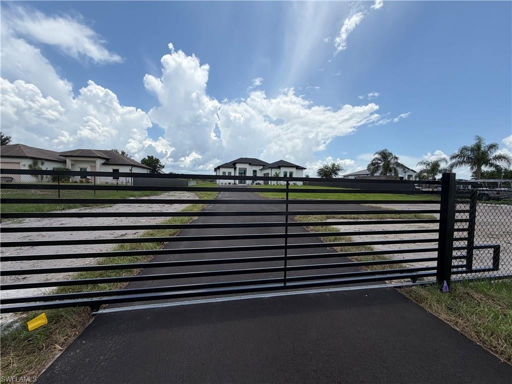 GOLDEN GATE ESTATES - Residential