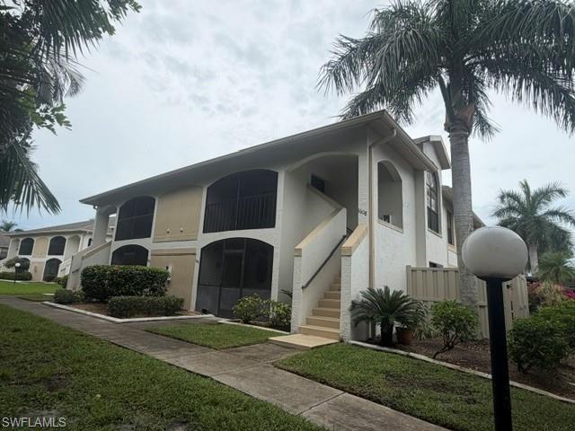 Discover this 2-bedroom, 2-bath condo in Fort Myers, FL, offering vaulted ceilings and wood like laminate flooring throughout. The master bedroom includes a walk-in closet, and the kitchen features a convenient breakfast bar. Additional highlights include ceiling fans, an in-unit washer and dryer, central air and heat, and a screened-in front porch area. The community provides a pool and spa, a gym, tennis/pickleball courts, picnic tables and a clubhouse for resident use.