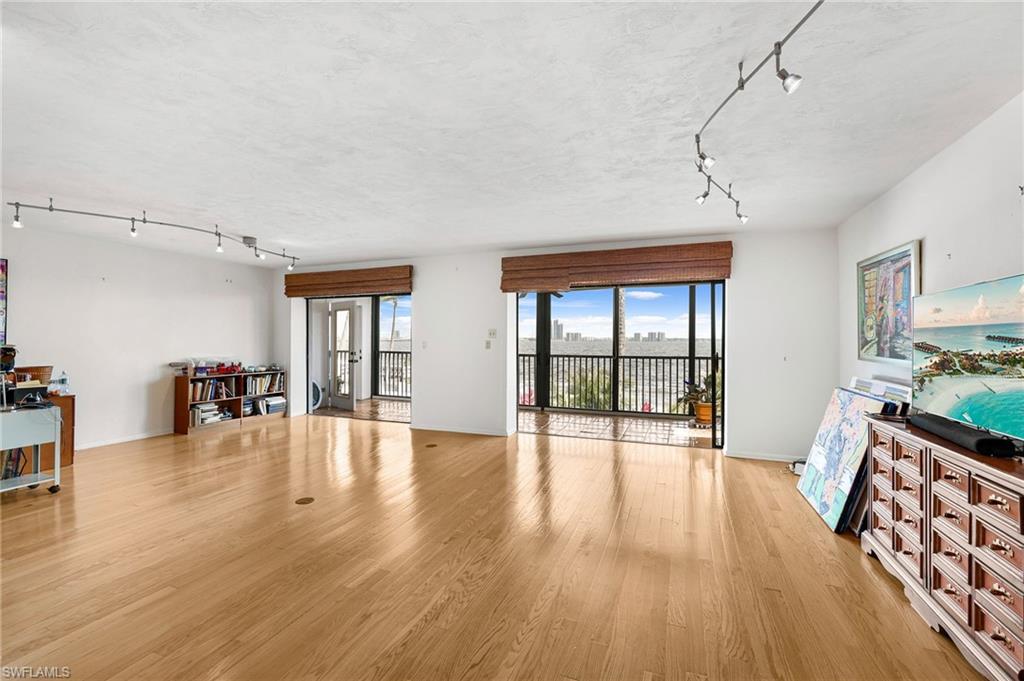 NORTH SHORE PLACE - Residential