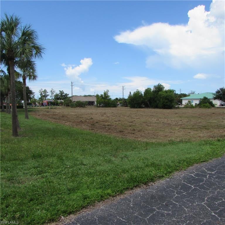PINE ISLAND CENTER - Land