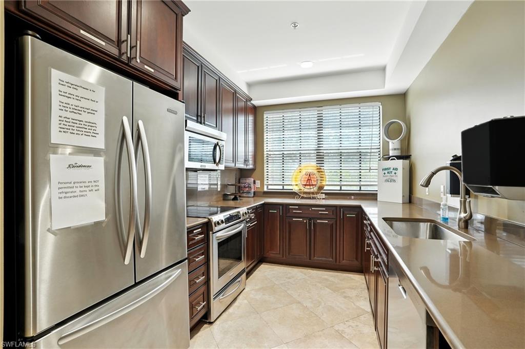 THE RESIDENCES AT COCONUT POINT - Residential