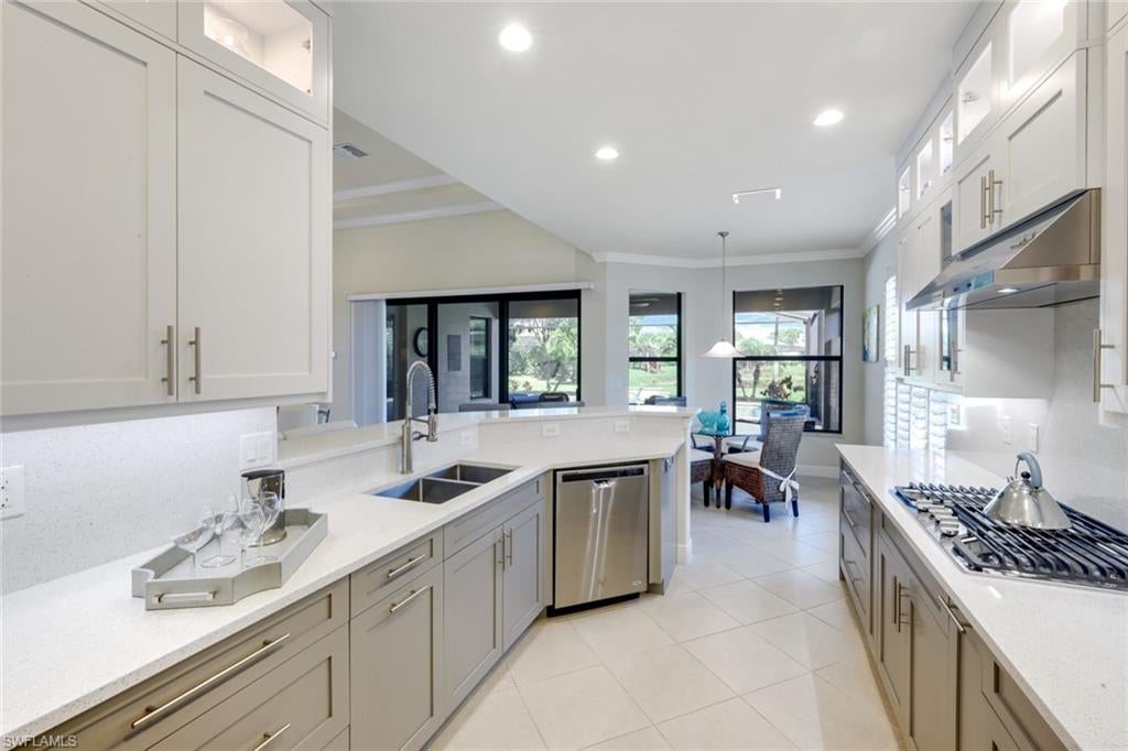 CORDOVA AT SPANISH WELLS - Residential