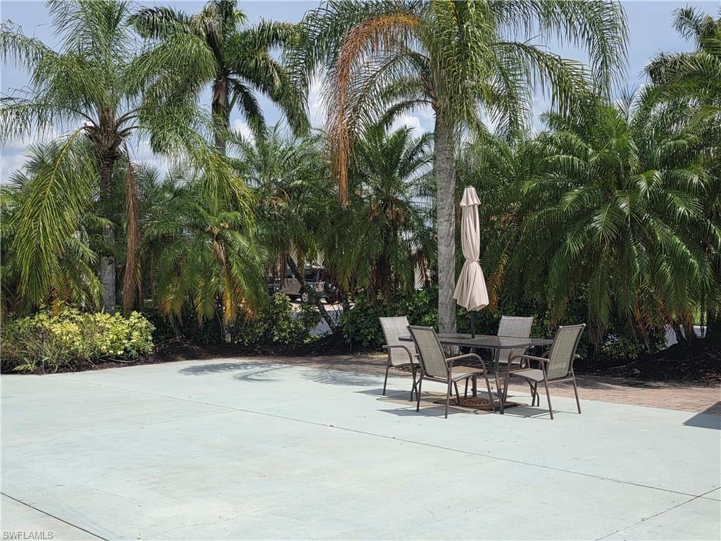 RIVERBEND MOTORCOACH RESORT - Land