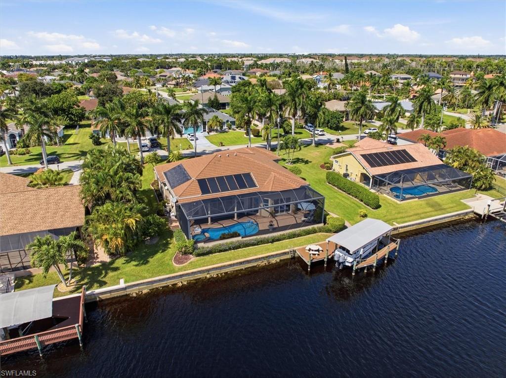 FOUR MILE COVE - Residential