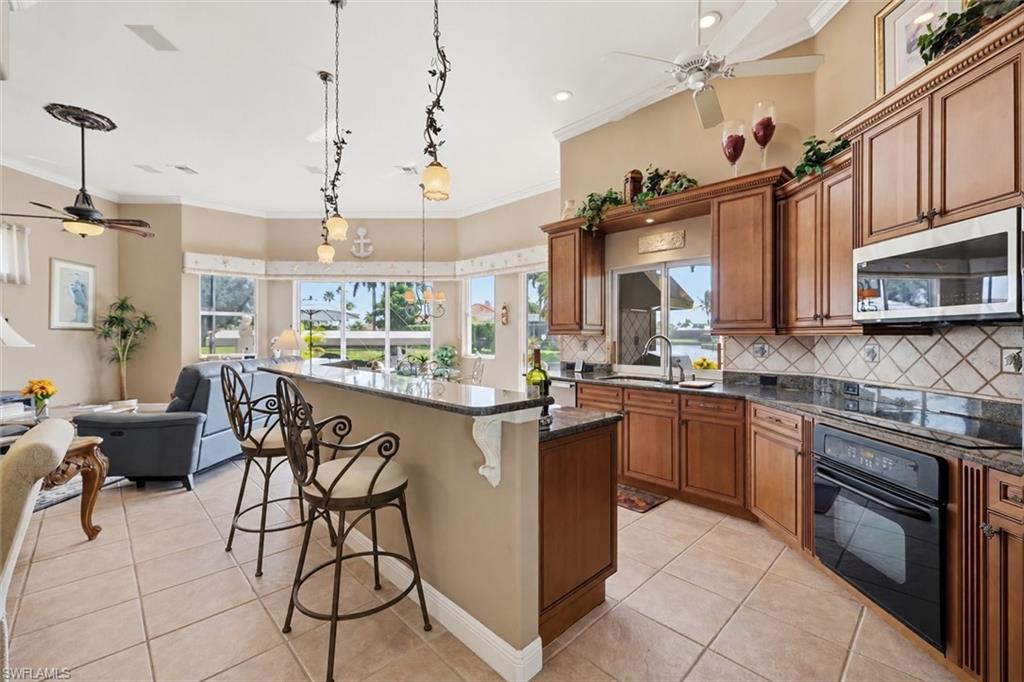 FOUR MILE COVE - Residential