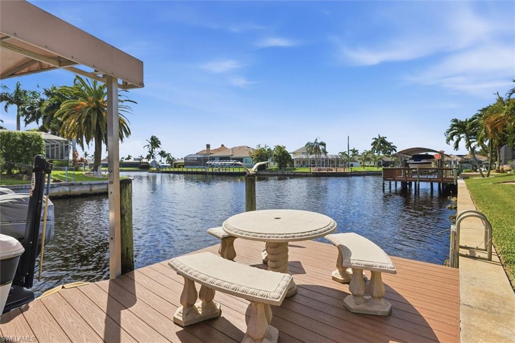 FOUR MILE COVE - Residential