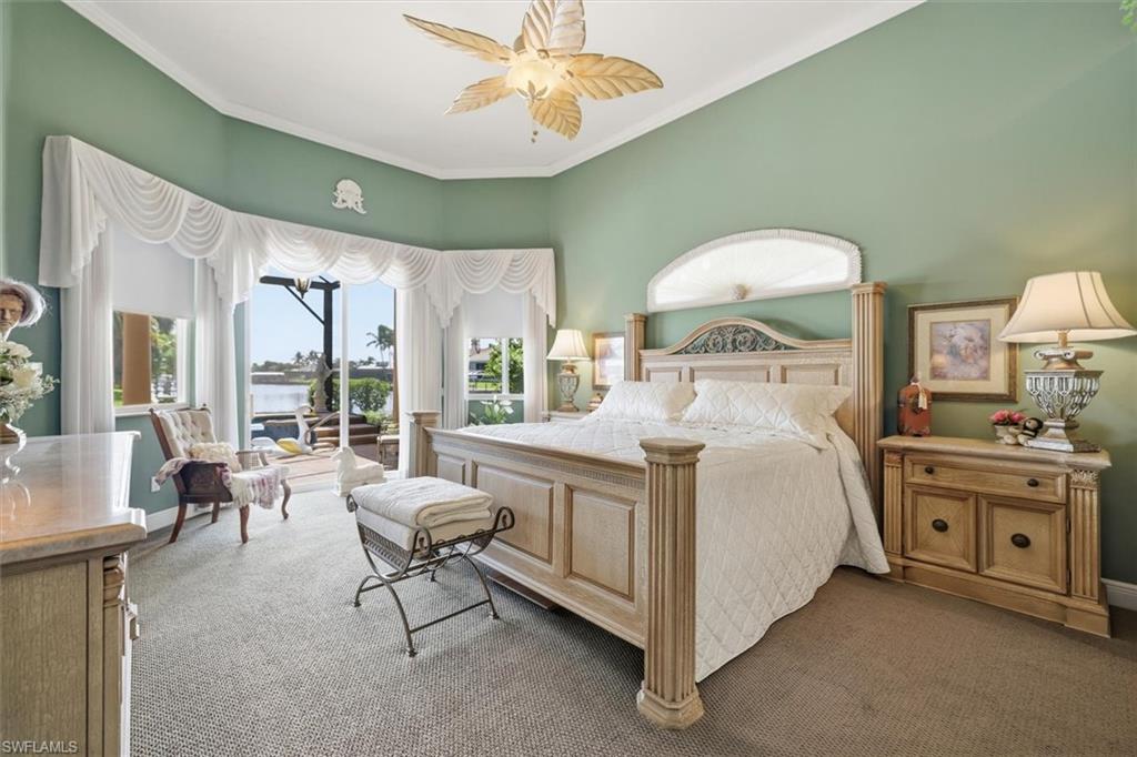 FOUR MILE COVE - Residential
