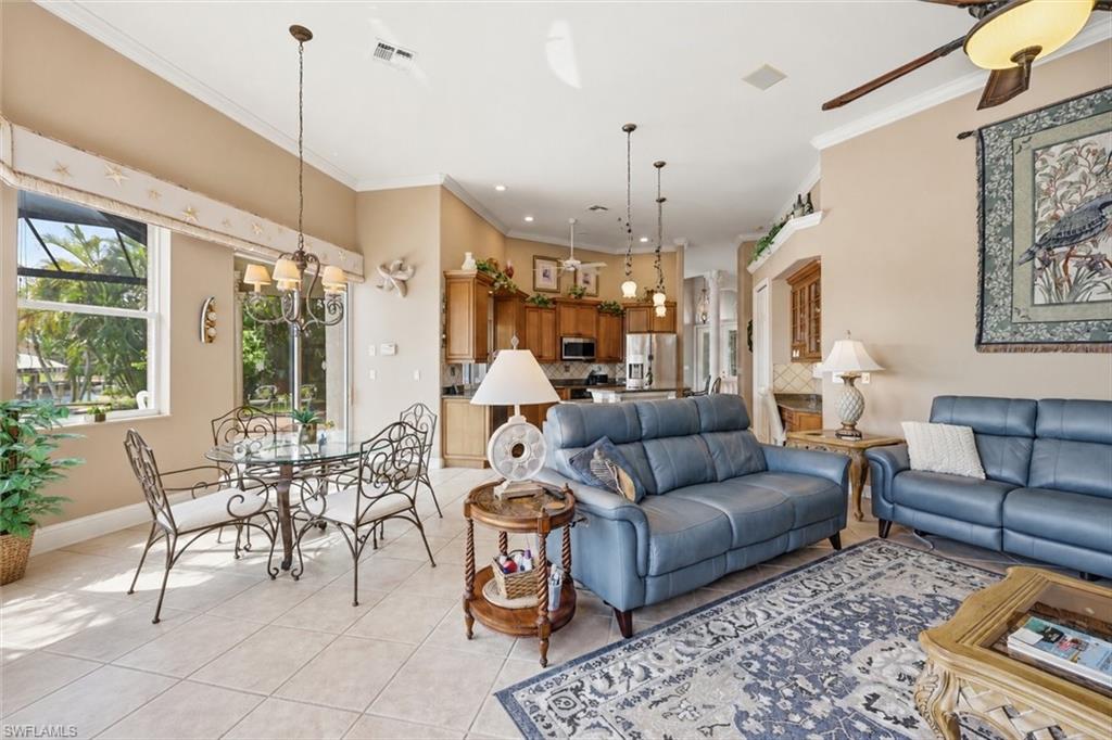 FOUR MILE COVE - Residential