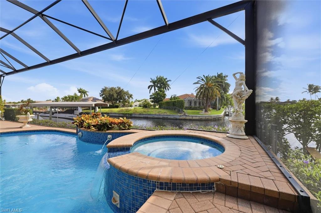 FOUR MILE COVE - Residential
