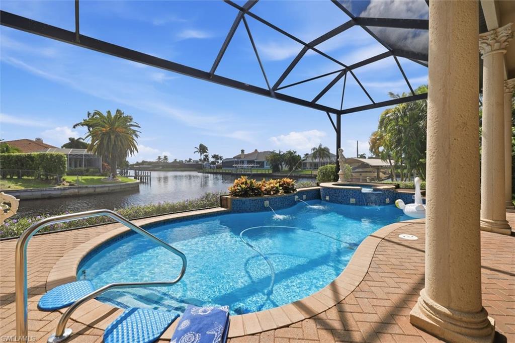 FOUR MILE COVE - Residential