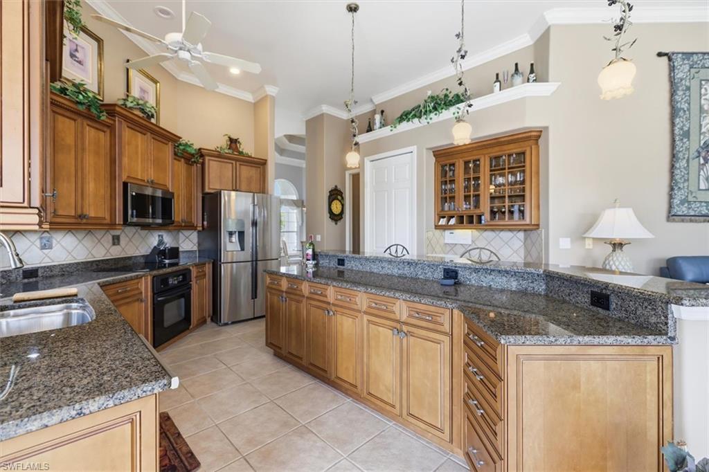 FOUR MILE COVE - Residential