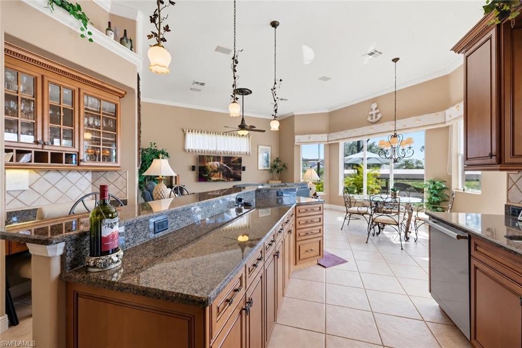 FOUR MILE COVE - Residential