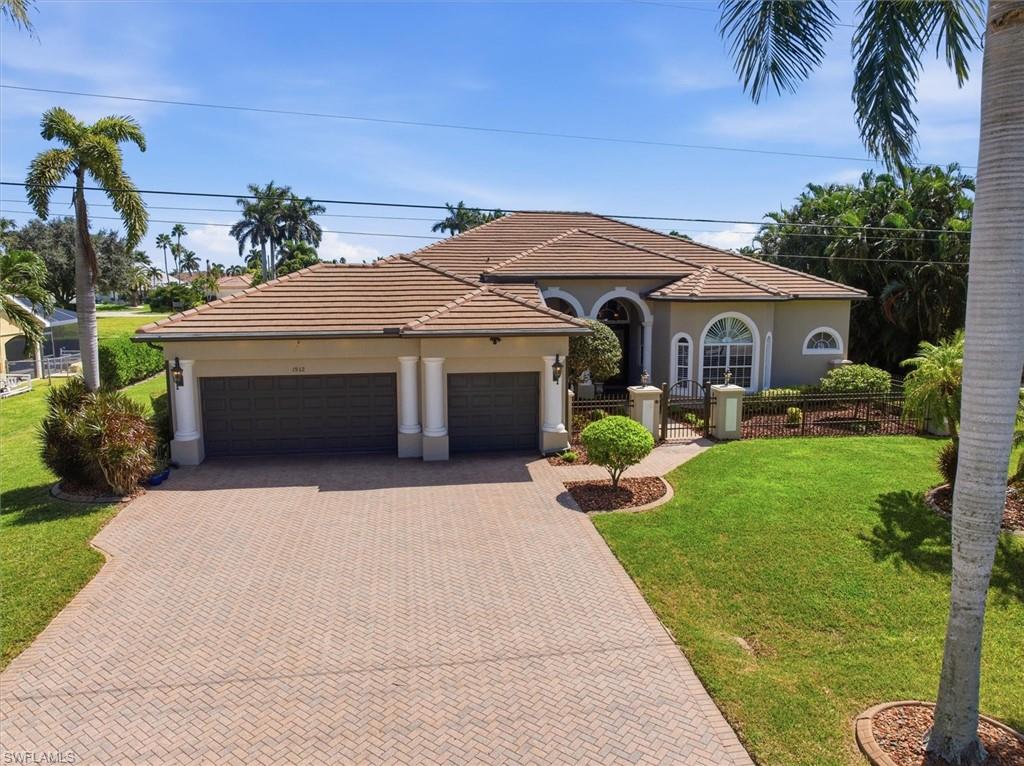 FOUR MILE COVE - Residential