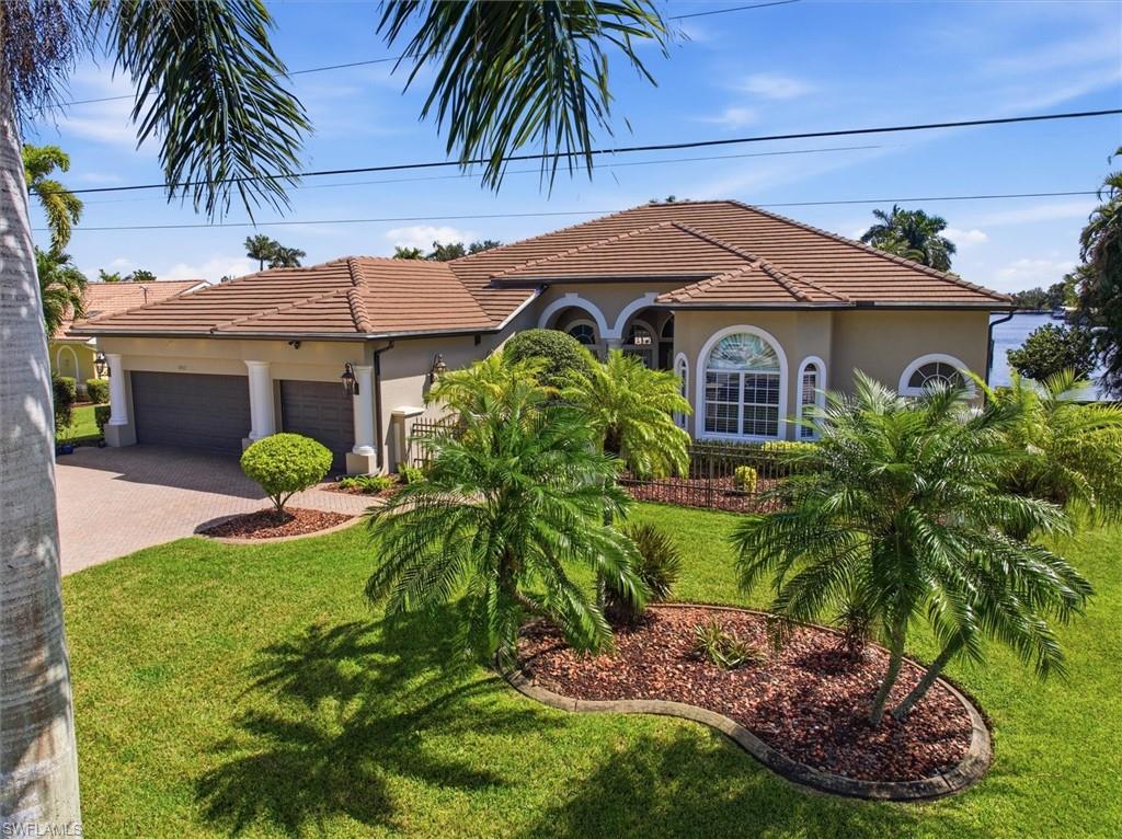 FOUR MILE COVE - Residential