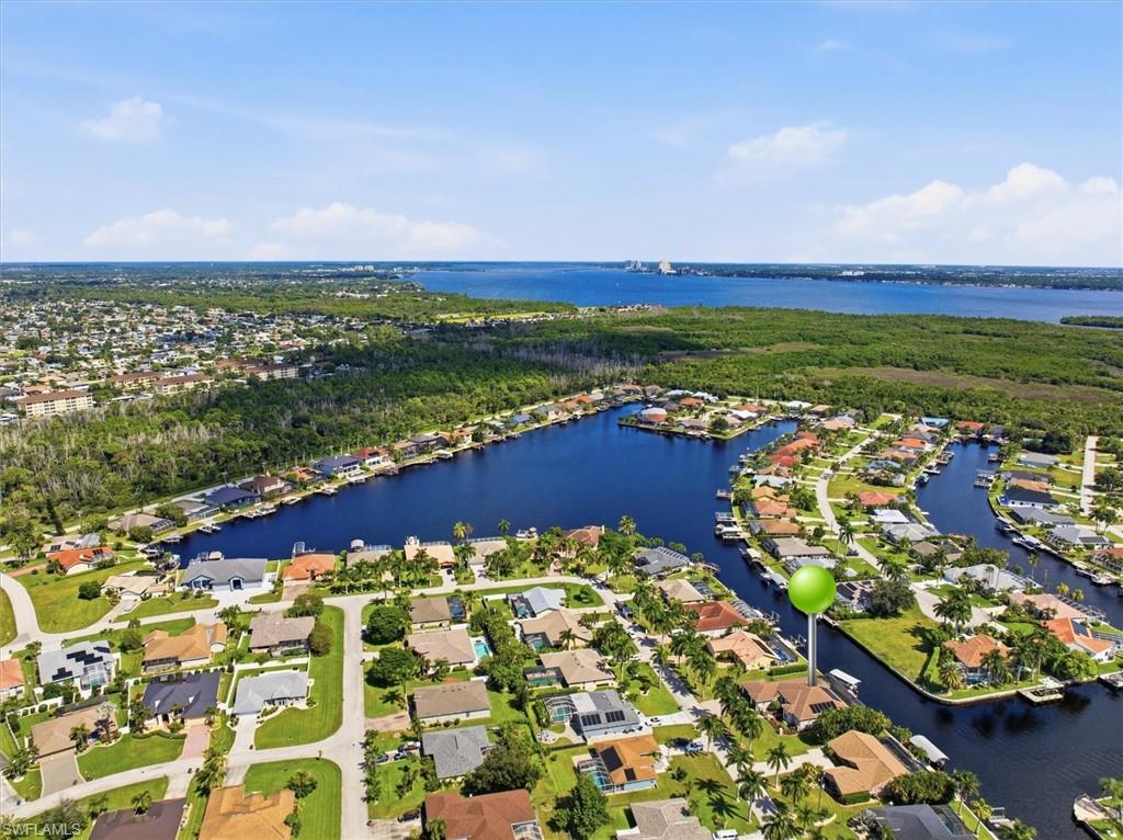 FOUR MILE COVE - Residential