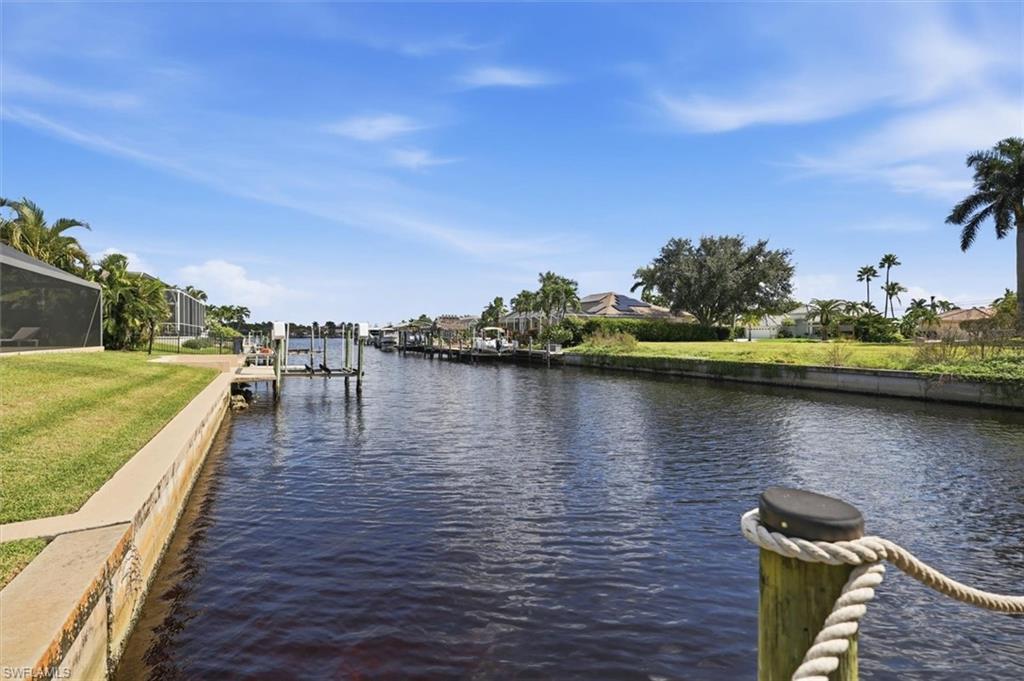 FOUR MILE COVE - Residential