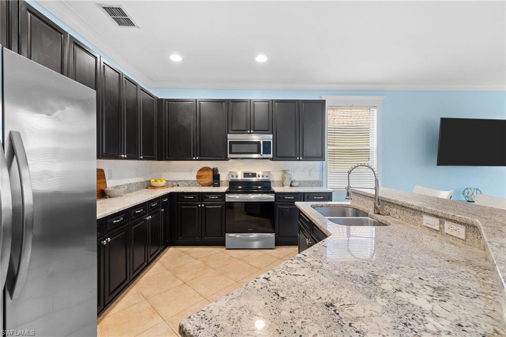 SATURNIA LAKES - Residential