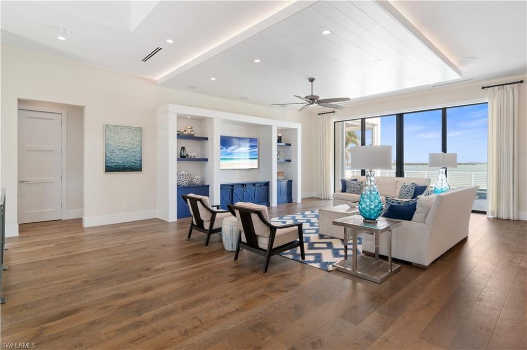 LAGUNA SHORES - Residential