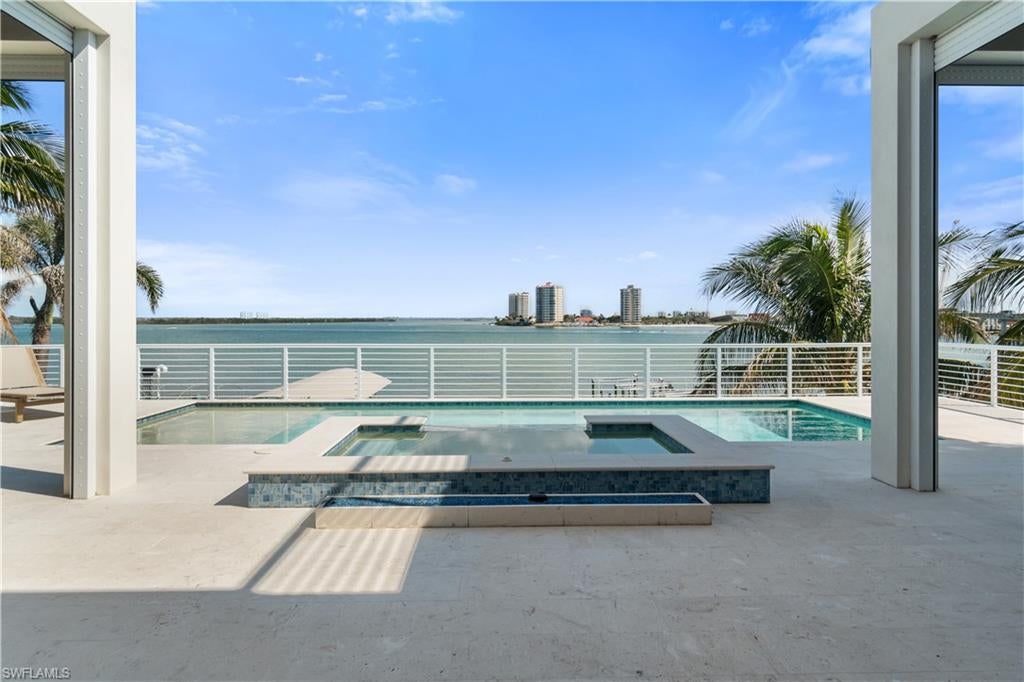LAGUNA SHORES - Residential