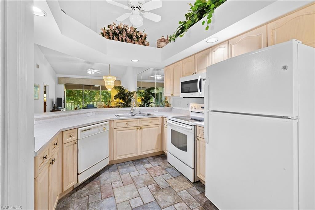 MANORS OF REGAL LAKE - Residential