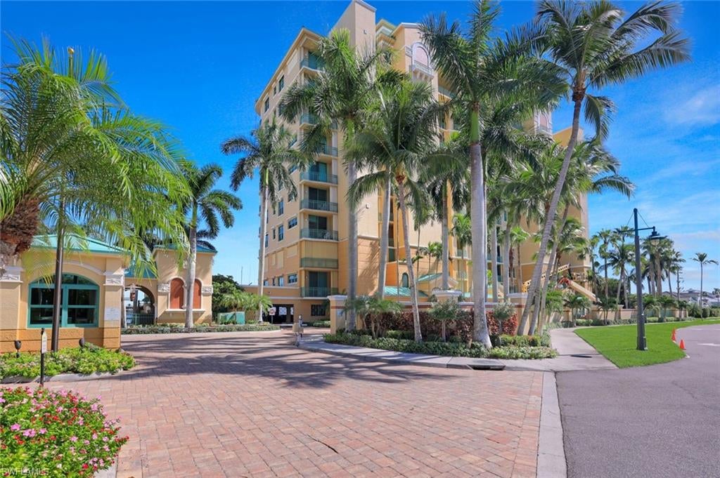 PIER 81 CONDOMINIUM - Residential