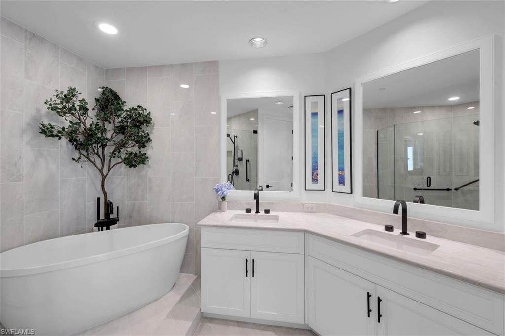 PIER 81 CONDOMINIUM - Residential