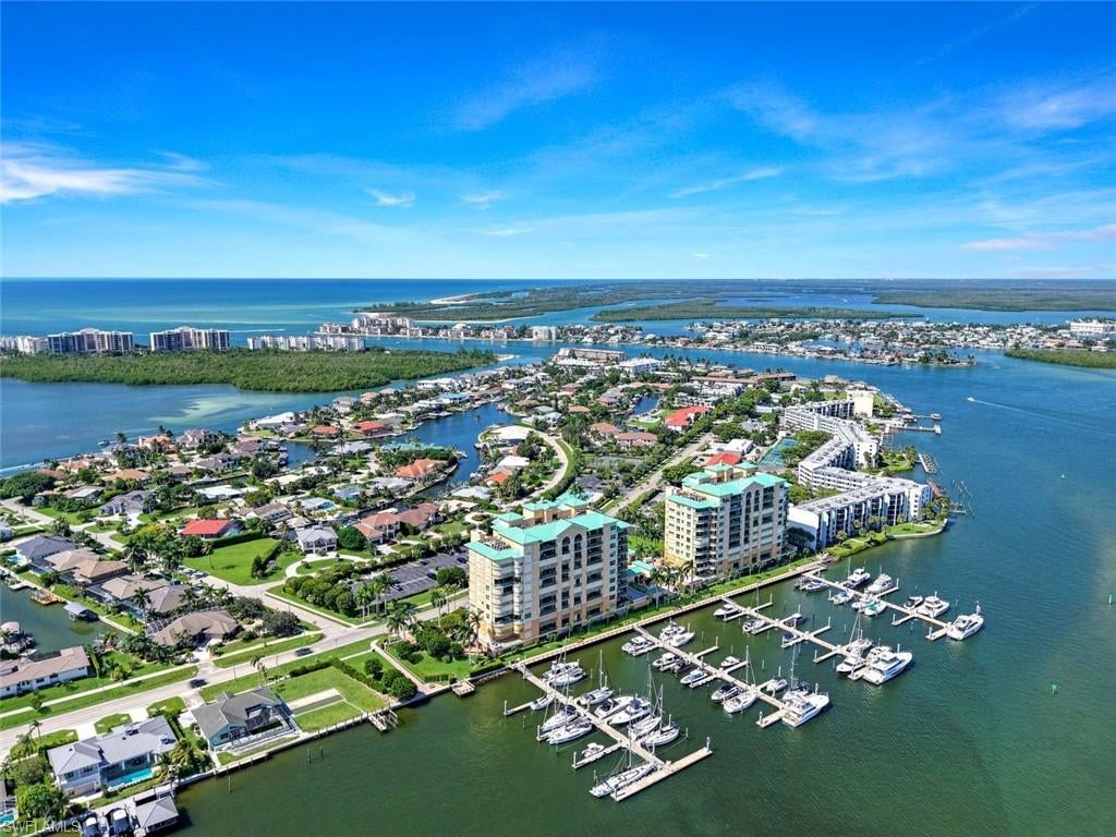 PIER 81 CONDOMINIUM - Residential
