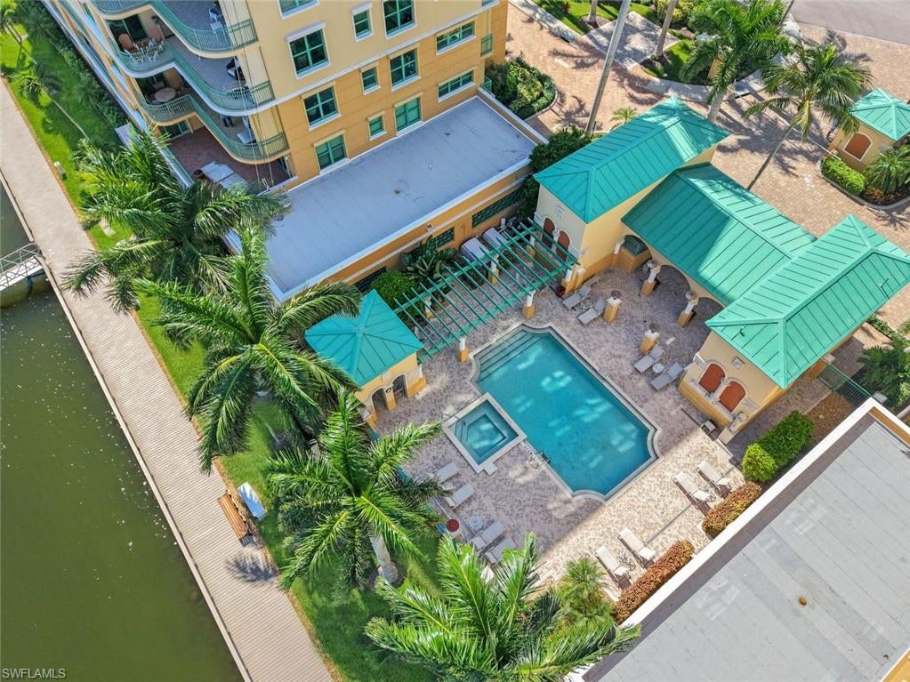 PIER 81 CONDOMINIUM - Residential