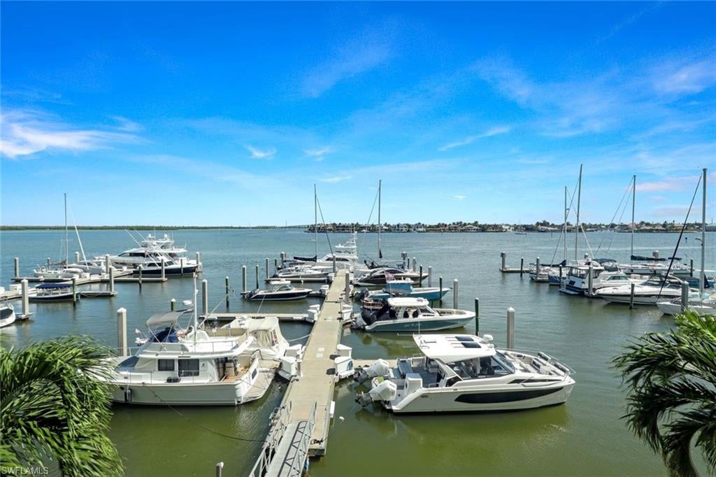PIER 81 CONDOMINIUM - Residential