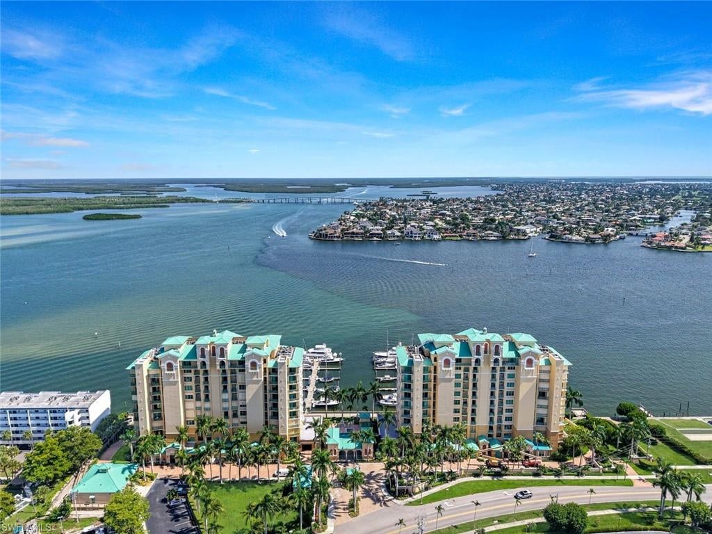 PIER 81 CONDOMINIUM - Residential