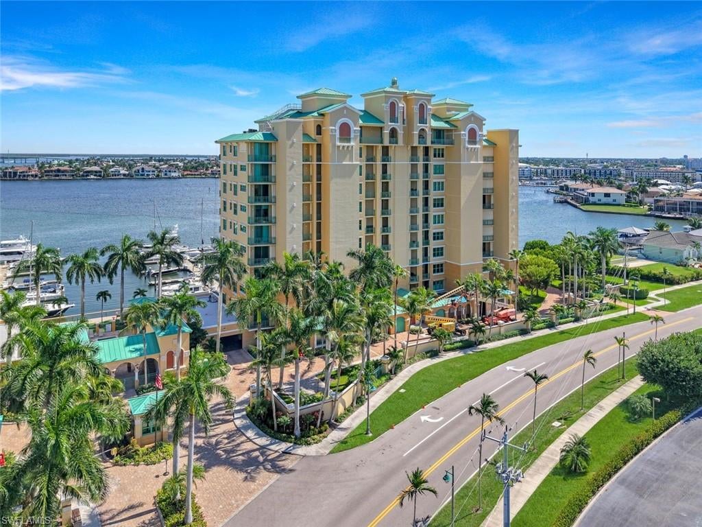 PIER 81 CONDOMINIUM - Residential