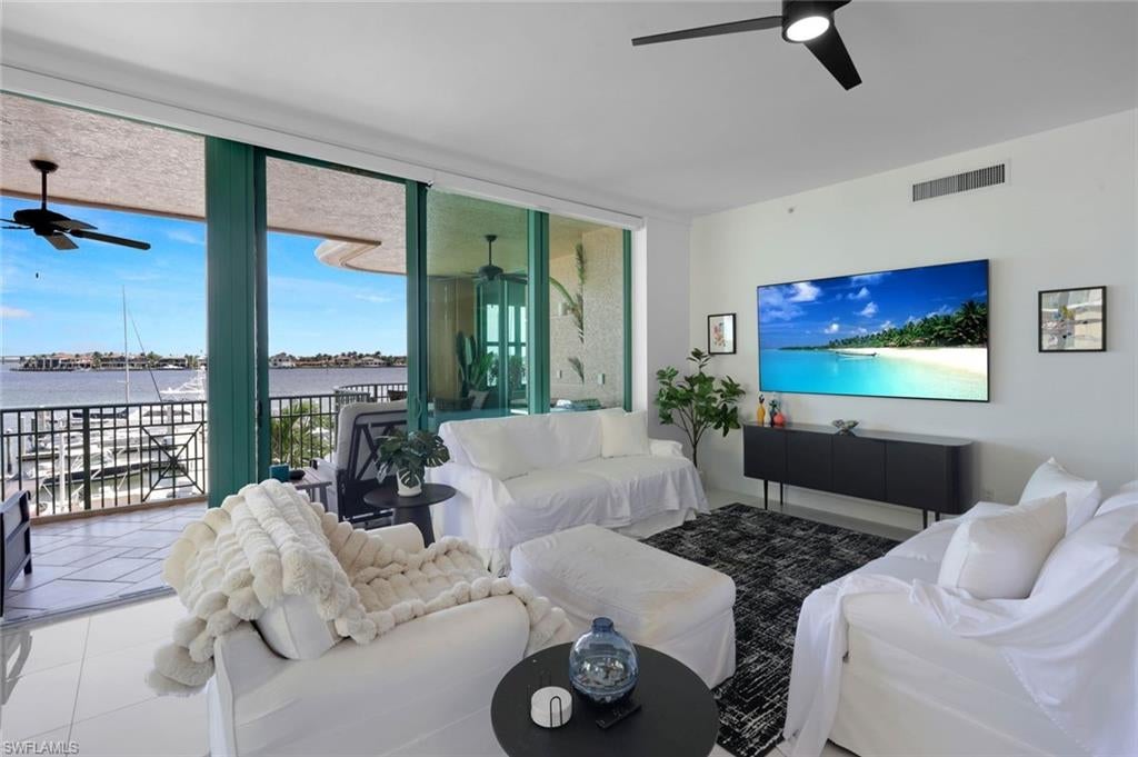 PIER 81 CONDOMINIUM - Residential